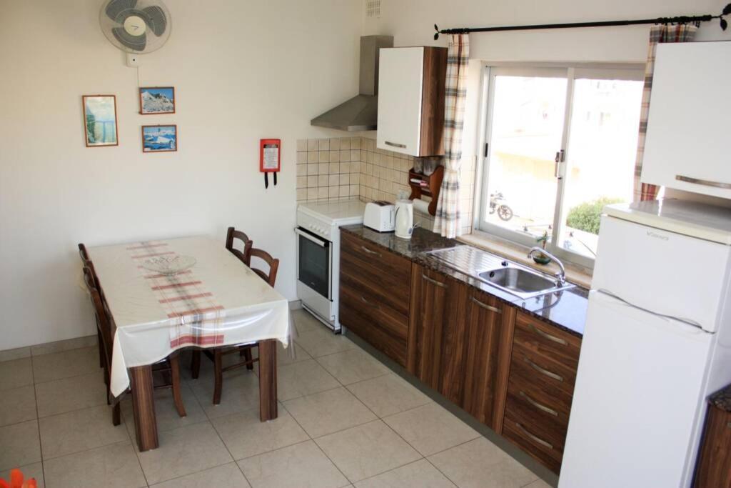 Fiesta Apartment Seaview Mellieħa Екстериор снимка
